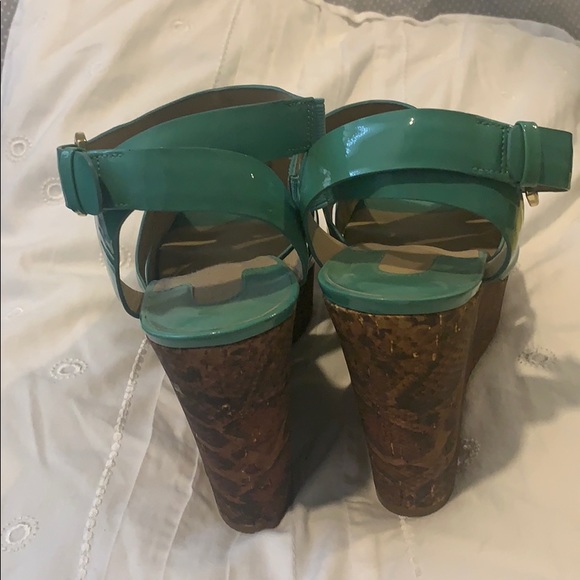 Joan and David Mint Green Wedges Size 8 - Picture 3 of 5